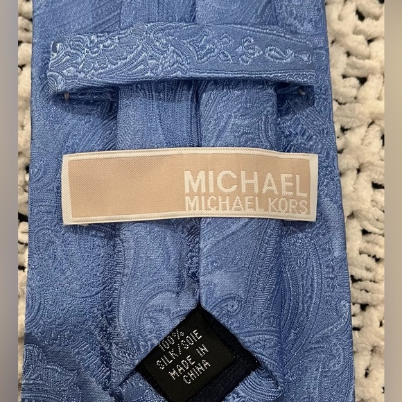Michael Kors Men’s Blue Textured-Paisley Neck Tie, 100% Silk; 58" x 3" - Picture 2 of 7